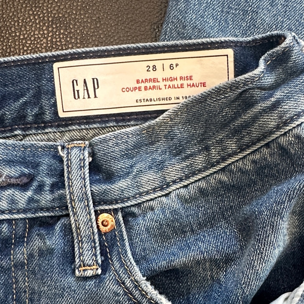 GAP Women's High Rise Blue Jeans - Picture 2 of 6